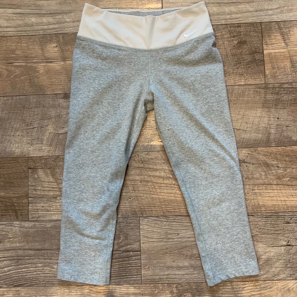 Nike Cropped Leggings